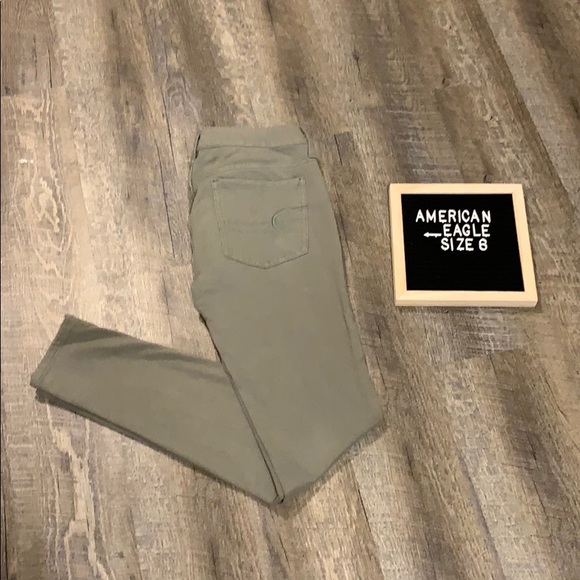 American Eagle Outfitters Pants - American Eagle Outfitters Size 6 Women’s